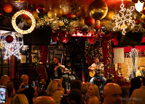 The Buskin’ Bandits @ The Temple Bar Pub 🇮🇪
