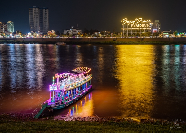 Neon River Nights |📍Phnom Penh 🇰🇭